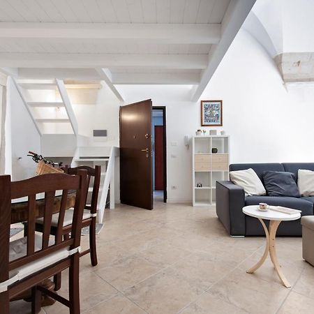 Mesagnesi 6 - Loft Centro Storico Sit Apartment Lecce Exterior foto