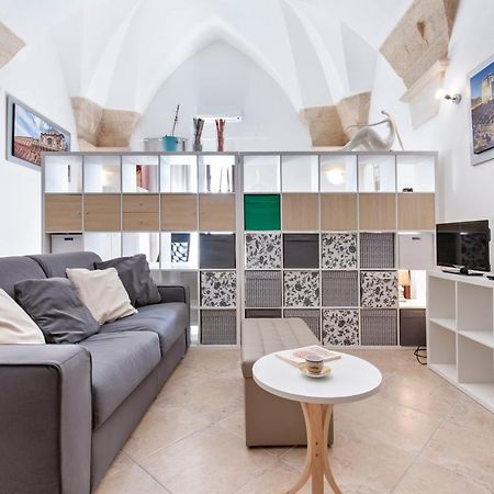 Mesagnesi 6 - Loft Centro Storico Sit Apartment Lecce Exterior foto