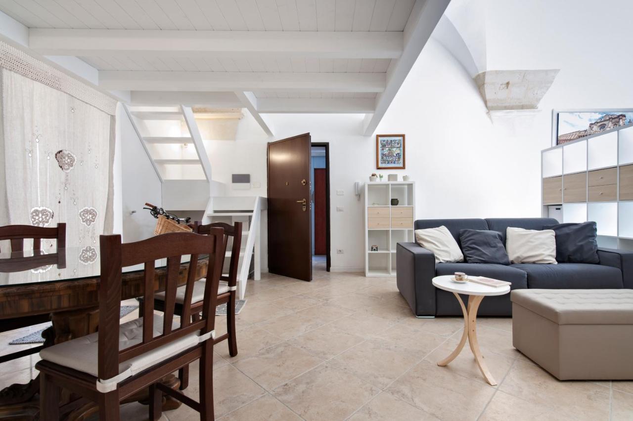 Mesagnesi 6 - Loft Centro Storico Sit Apartment Lecce Exterior foto