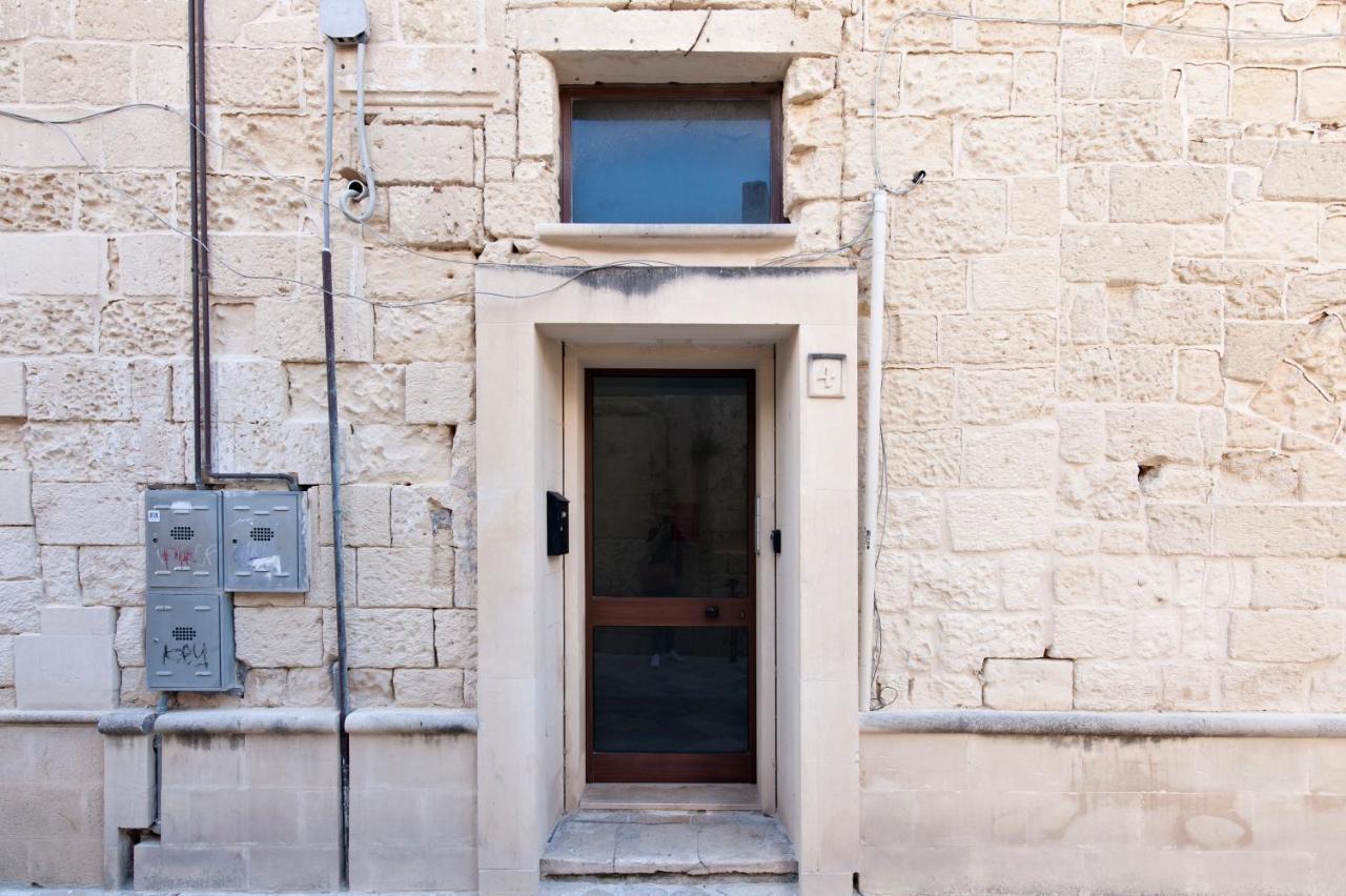Mesagnesi 6 - Loft Centro Storico Sit Apartment Lecce Exterior foto