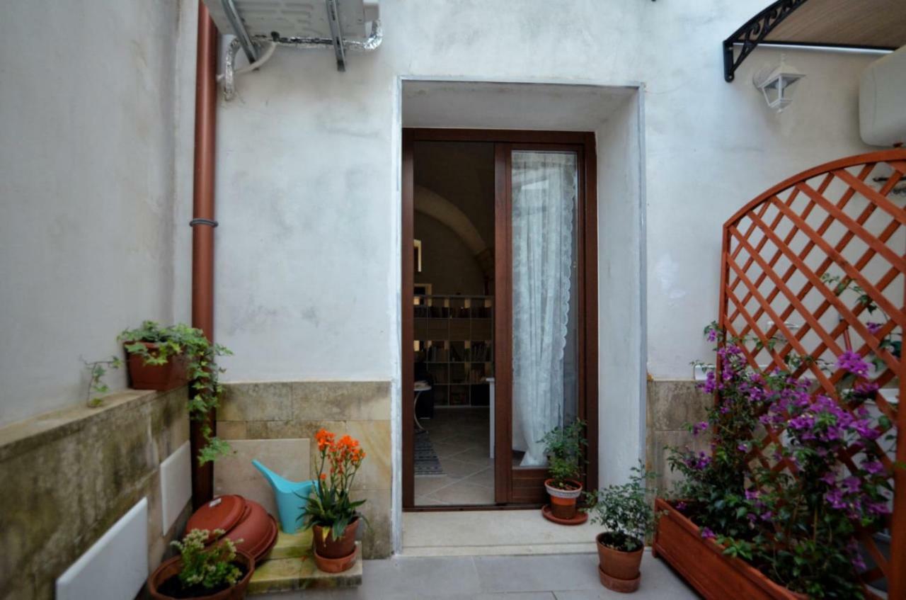 Mesagnesi 6 - Loft Centro Storico Sit Apartment Lecce Exterior foto